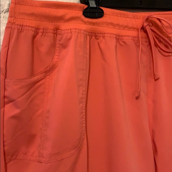 🇺🇸 3/$11 Must bundle any 3 🇺🇸 for discount - Picture 5 of 8